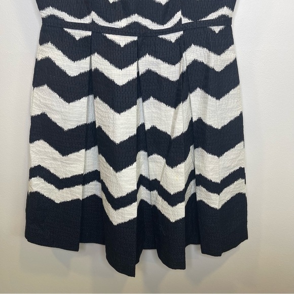 Taylor Chevron Zig Zag Jacquard Black White Fit Flare Dress Size 4 - Picture 7 of 15